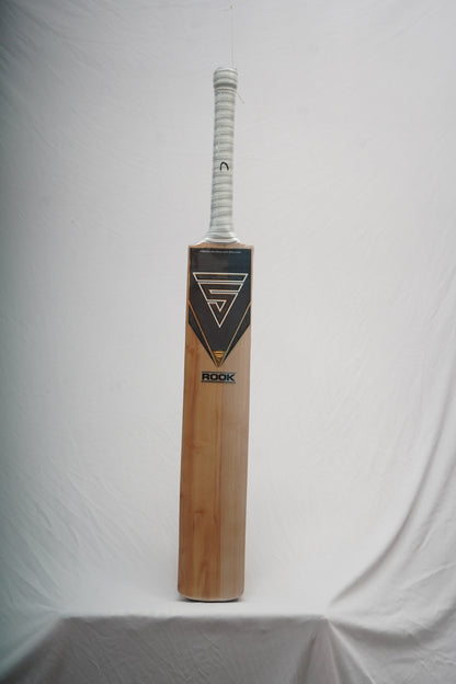 Versant Rook English Willow Cricket Bat