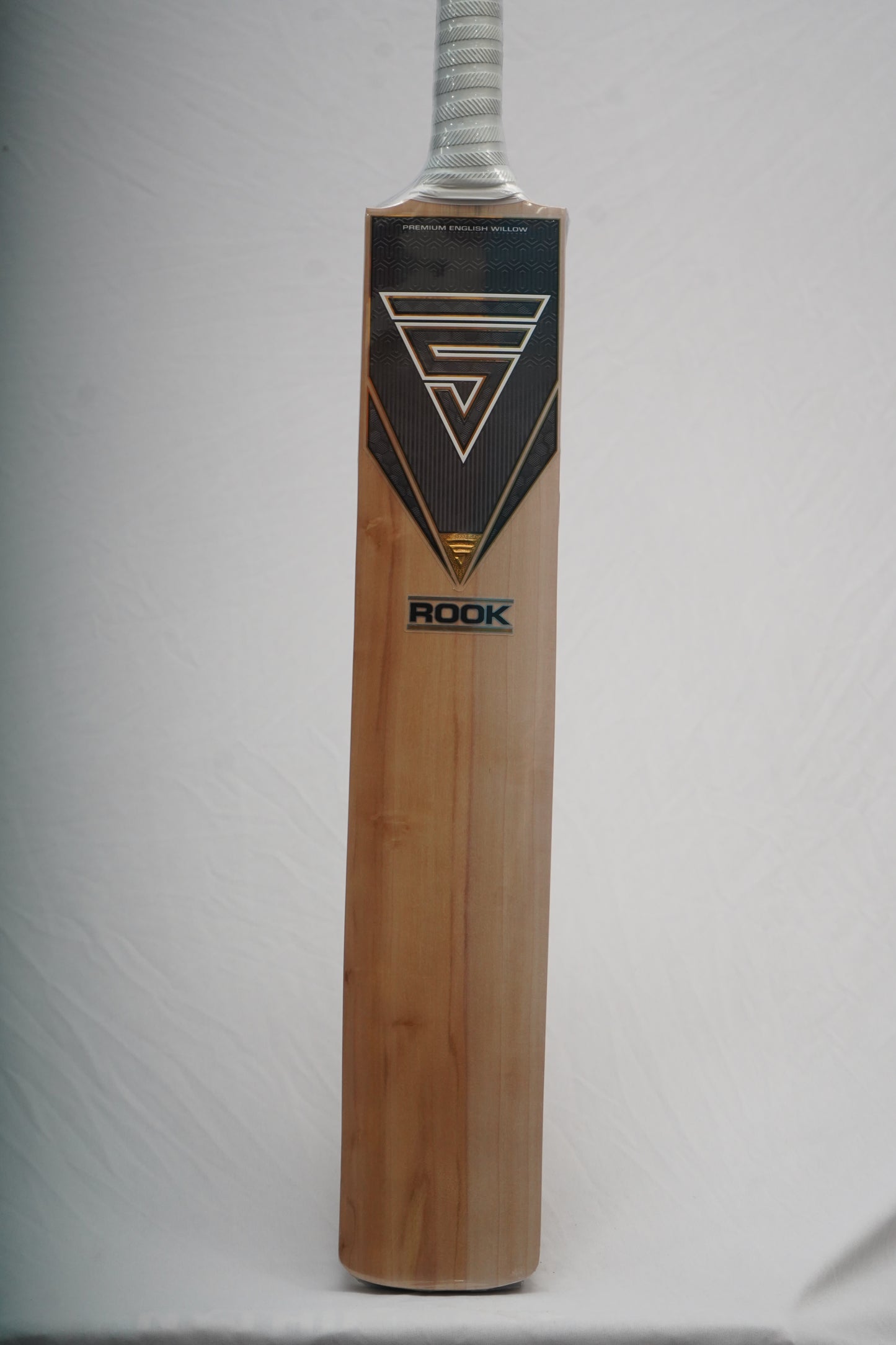 Versant Rook English Willow Cricket Bat