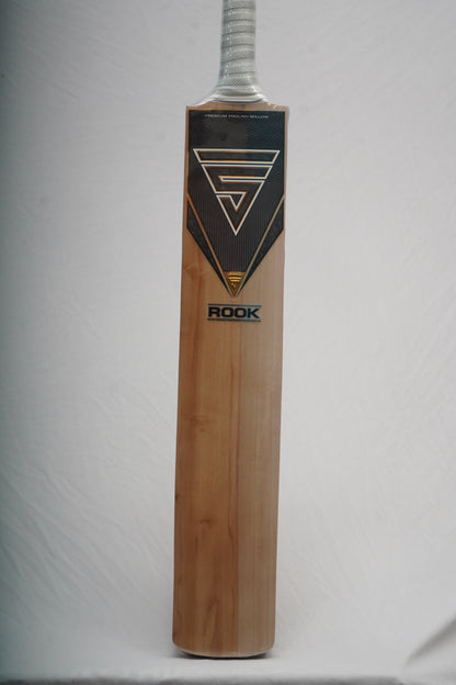 Versant Rook English Willow Cricket Bat