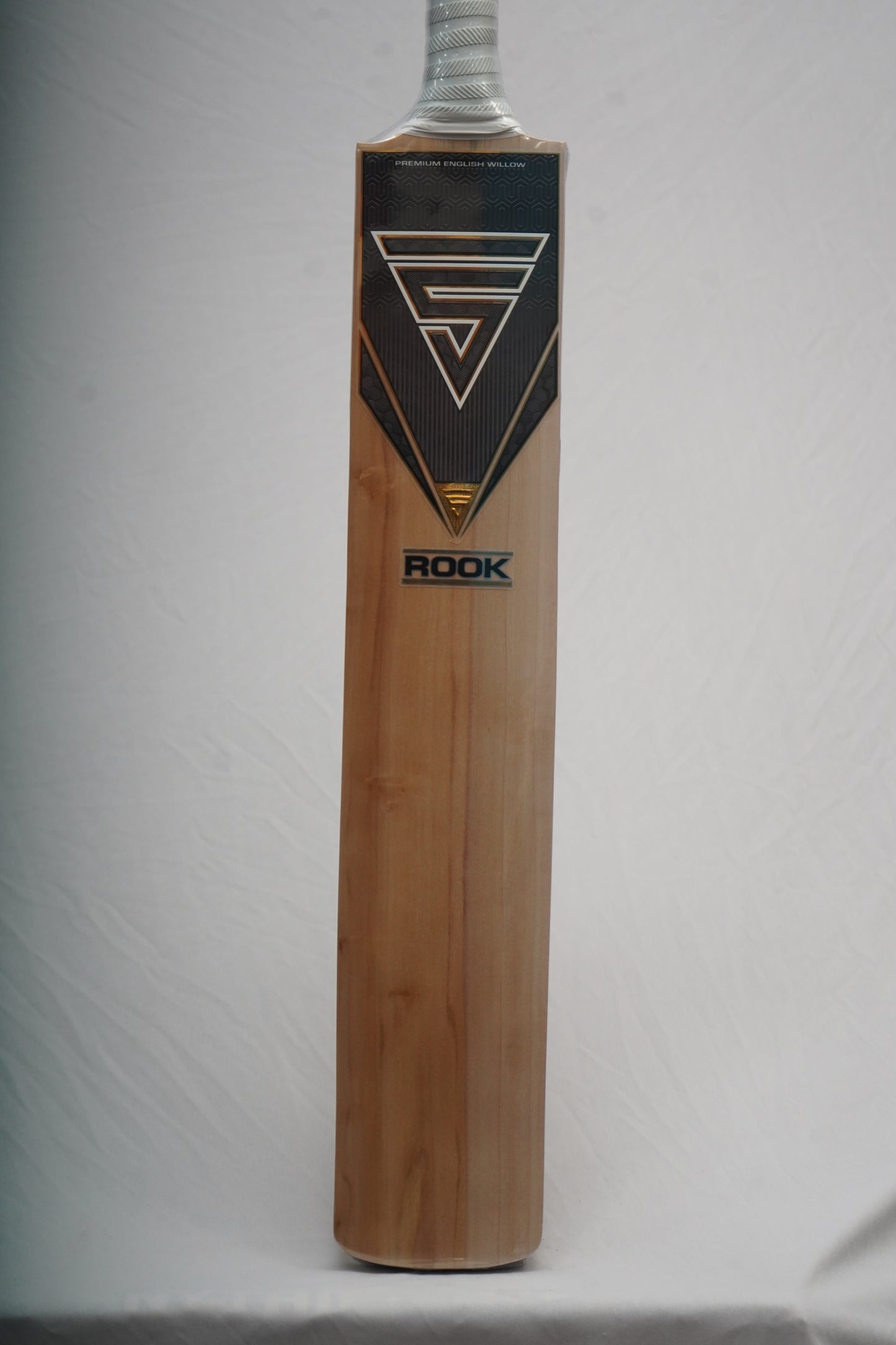 Versant Rook English Willow Cricket Bat
