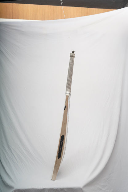 New Balance 700i Max English Willow Cricket Bat