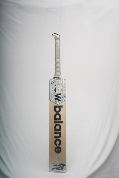 New Balance 700i Max English Willow Cricket Bat